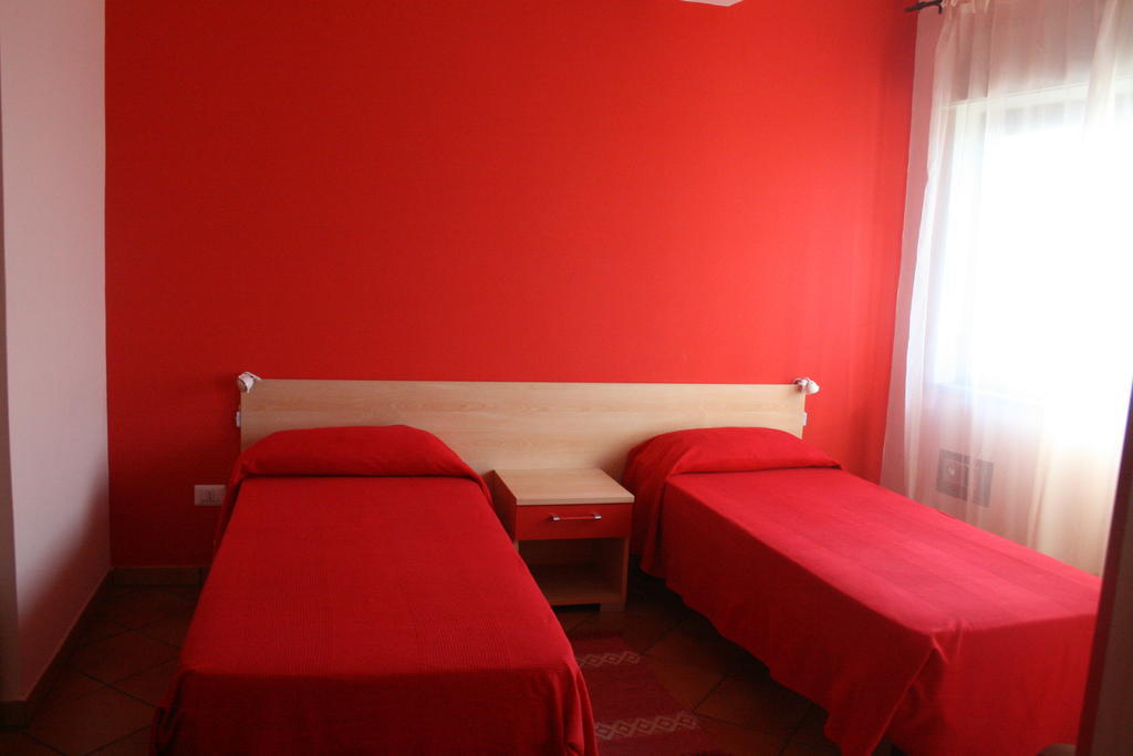 Splash'S Rooms Spadafora Habitación foto