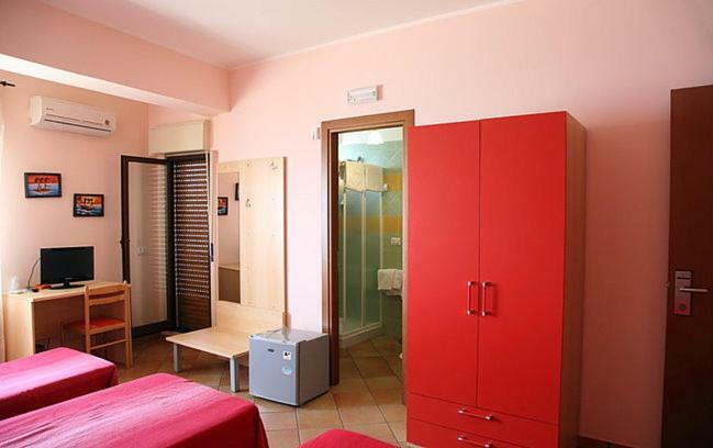 Splash'S Rooms Spadafora Exterior foto